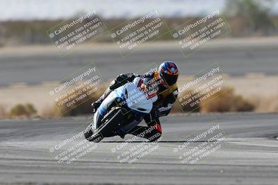 media/Nov-16-2025-Race Pace (Sun) [[8c5fa54630]]/Non Verified Riders (1st 20 Minutes)/1-Turn 14 (10am)/